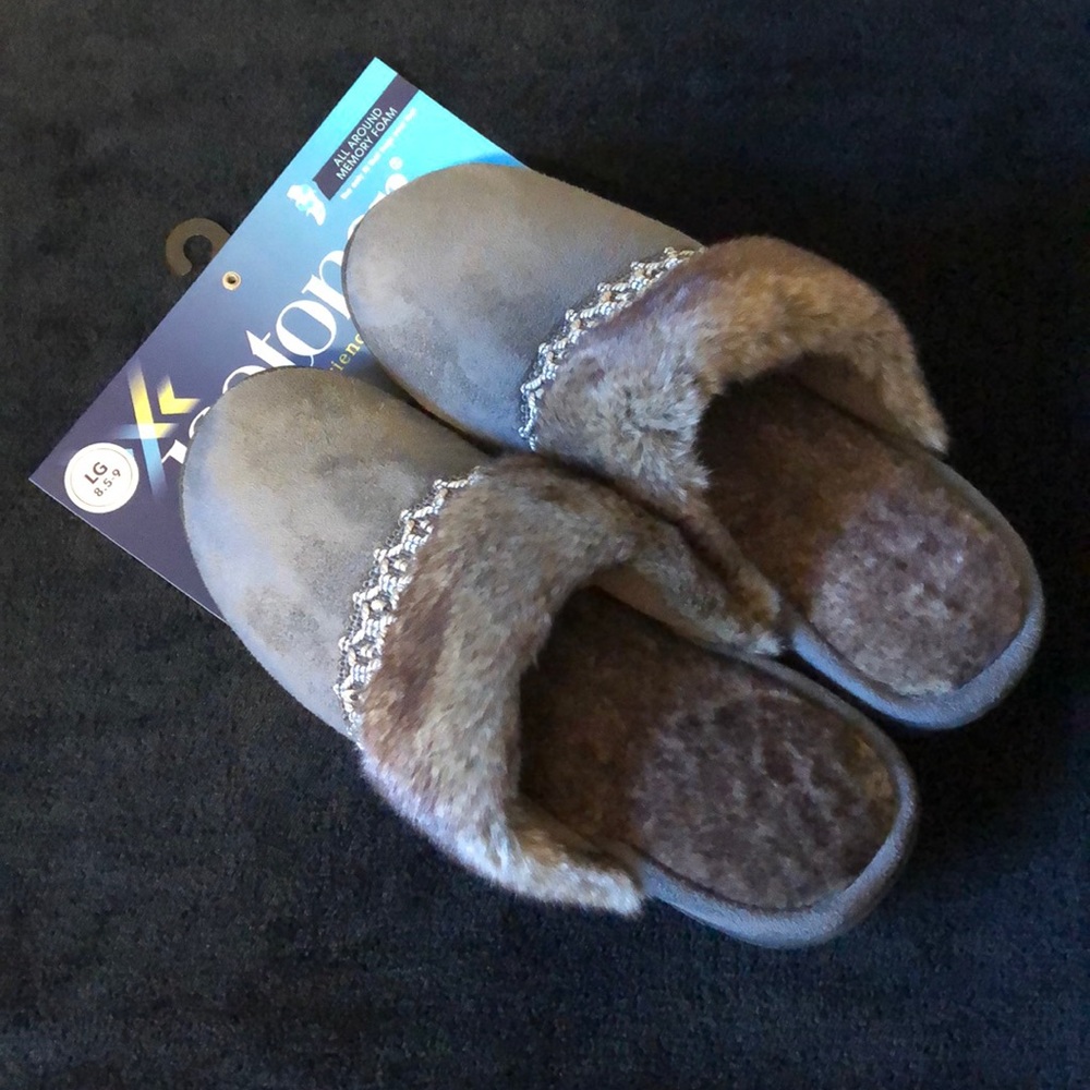 Isotoner Slippers